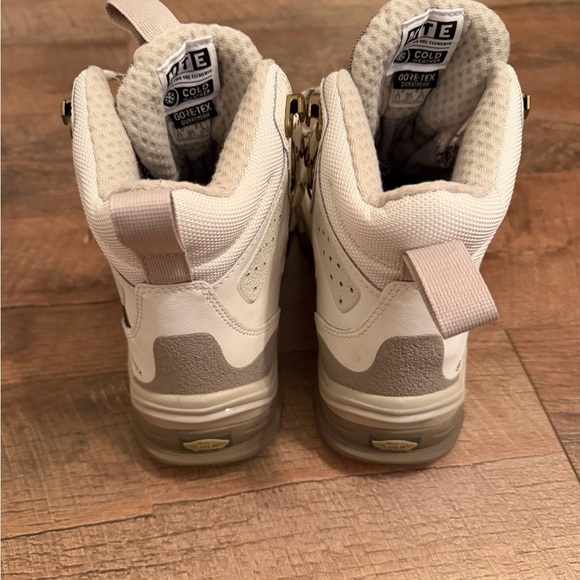 Vans Ultrarange Exo Hi GORE-TEX MTE 3 Boots - Vintage White - Picture 5 of 10